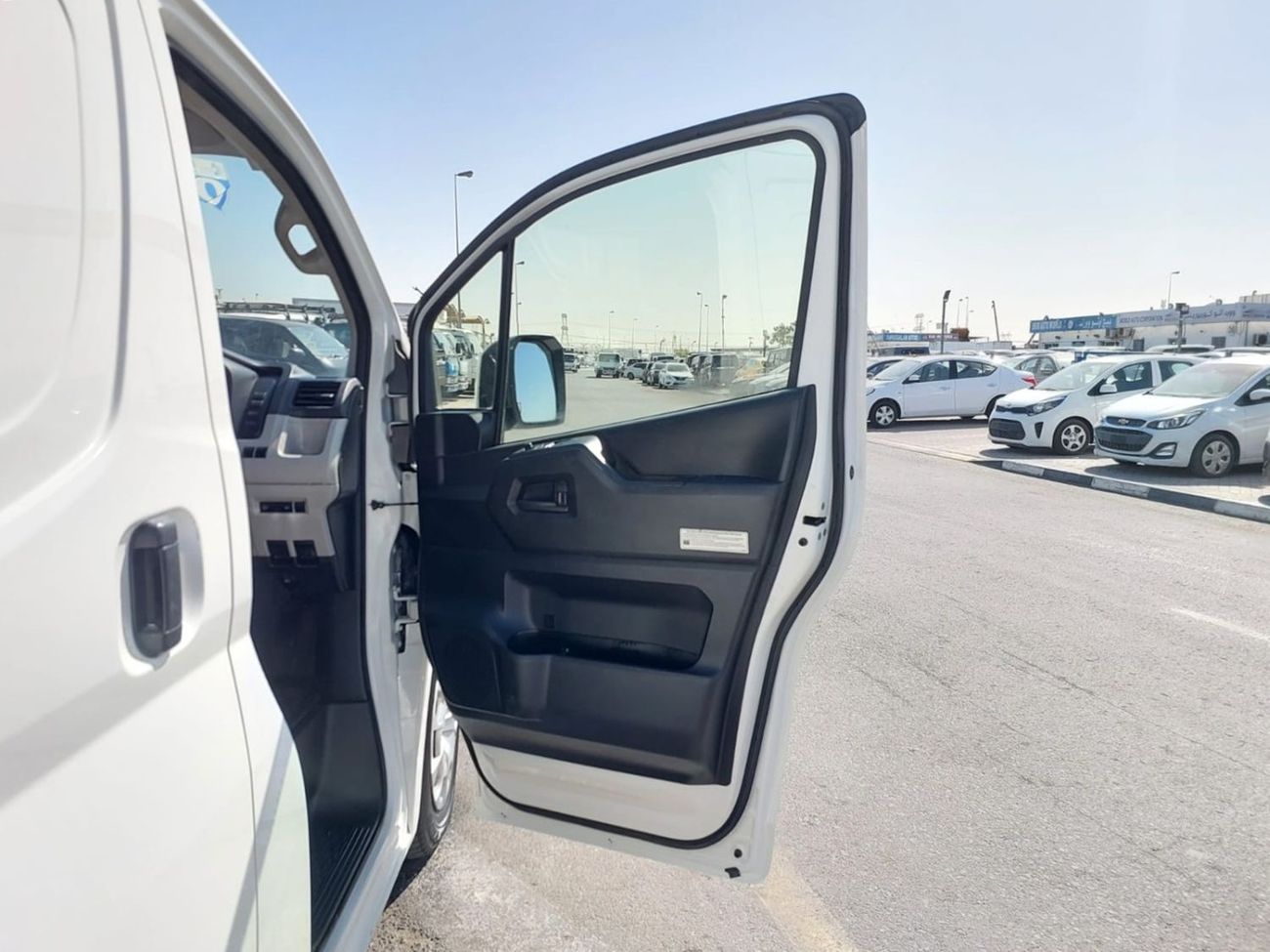 Toyota Hiace (RAMADAN OFFER) TOYOTA HIACE VAN RHD 2020 MODEL 2.8 L DIESEL AUTOMATIC(PM14560)