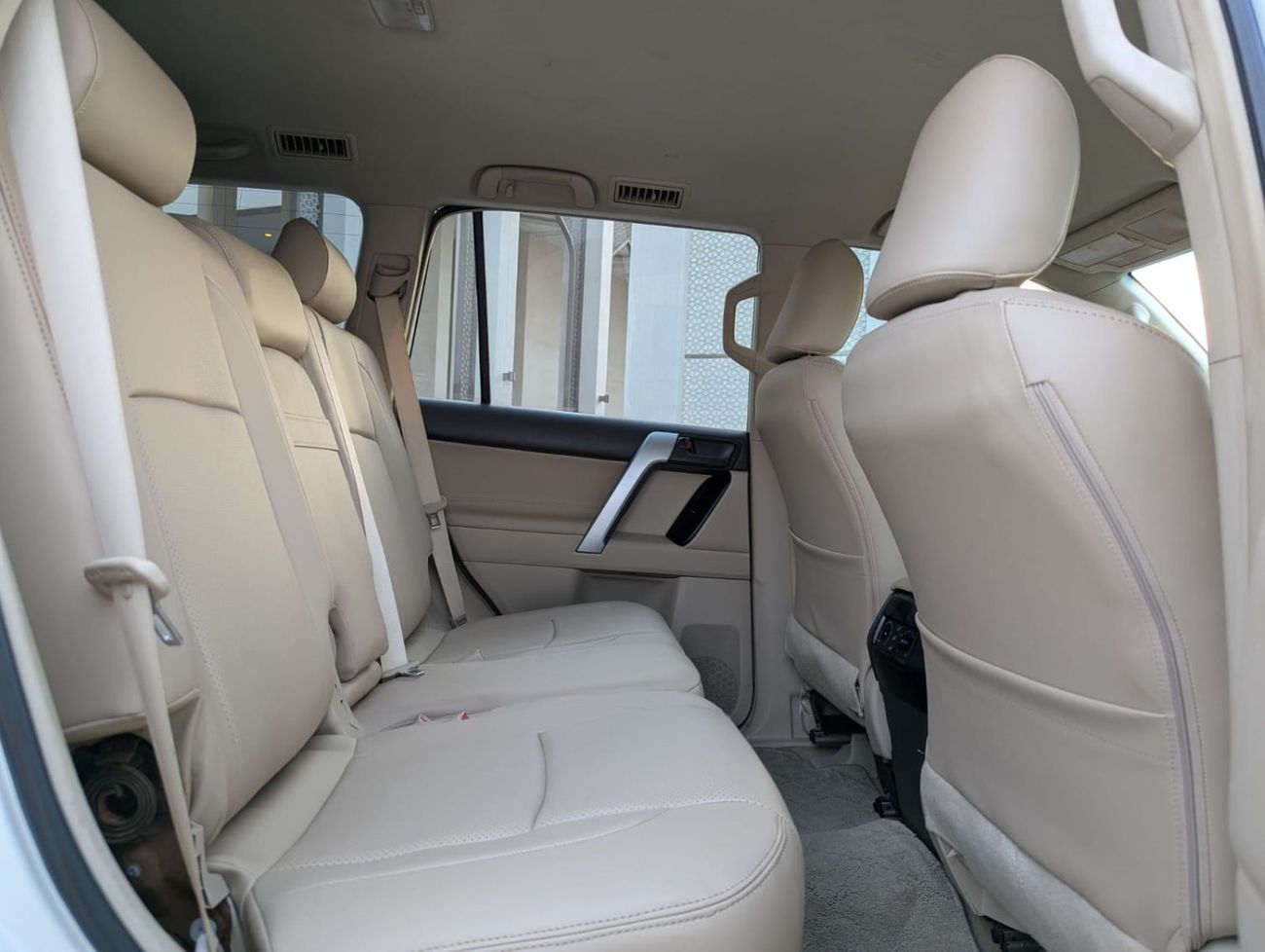 تويوتا برادو Toyota Prado 2.7L white 2020 LHD