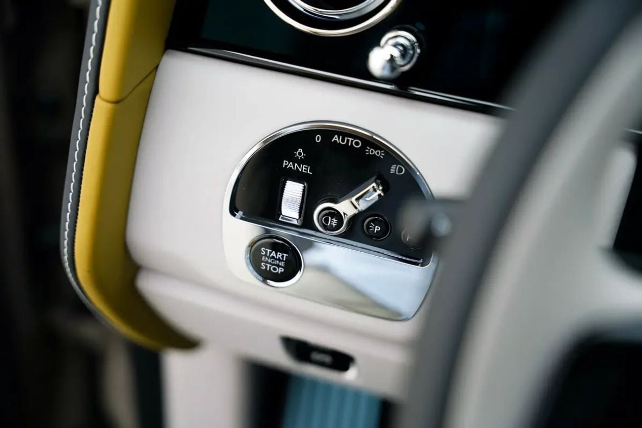 Rolls-Royce Cullinan WITH WARRANTY AND SERVICE CONTRACT