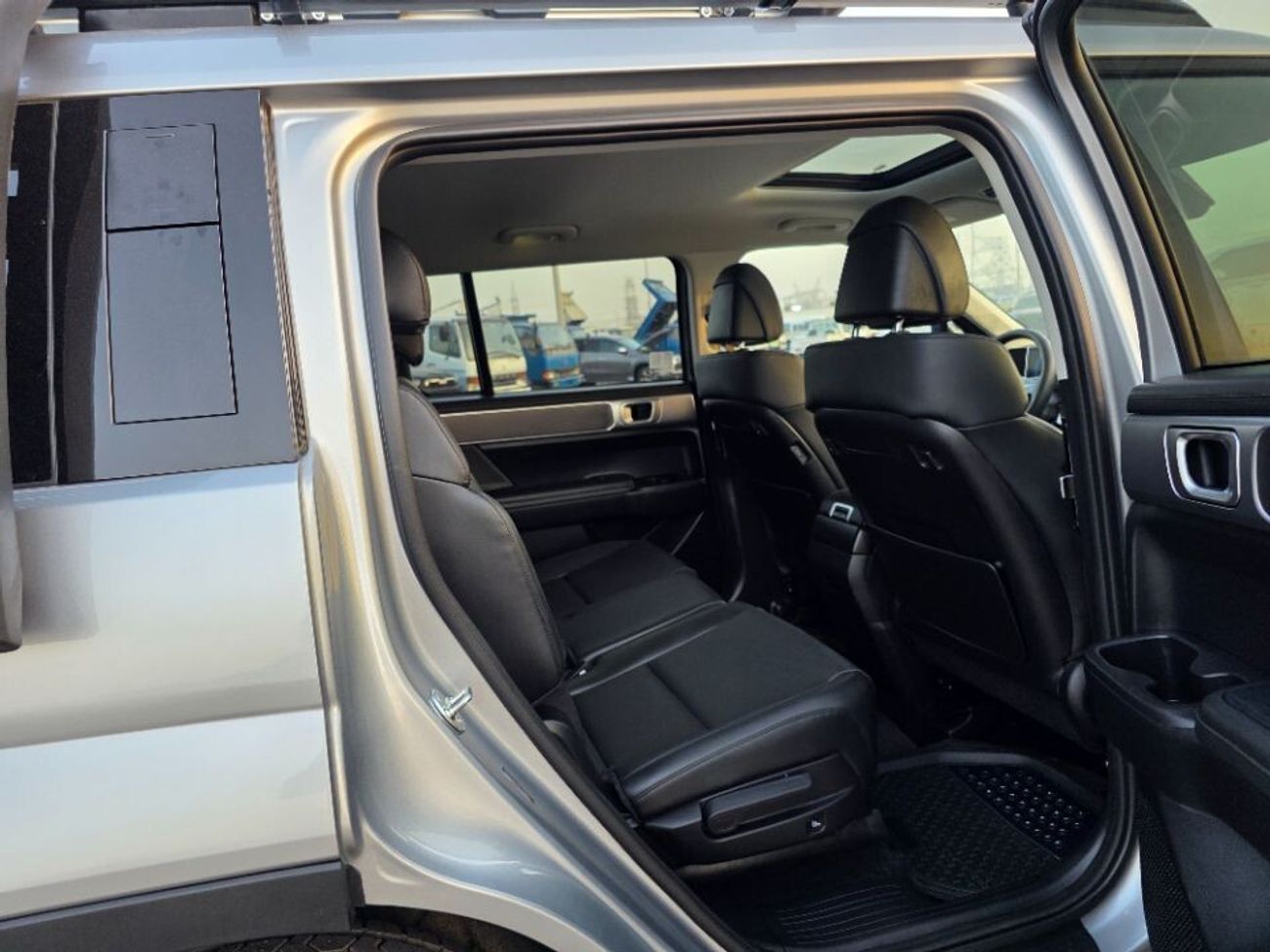 هيونداي سانتا في 2024 Model XRT full option 4x4, sunroof and 7 seater