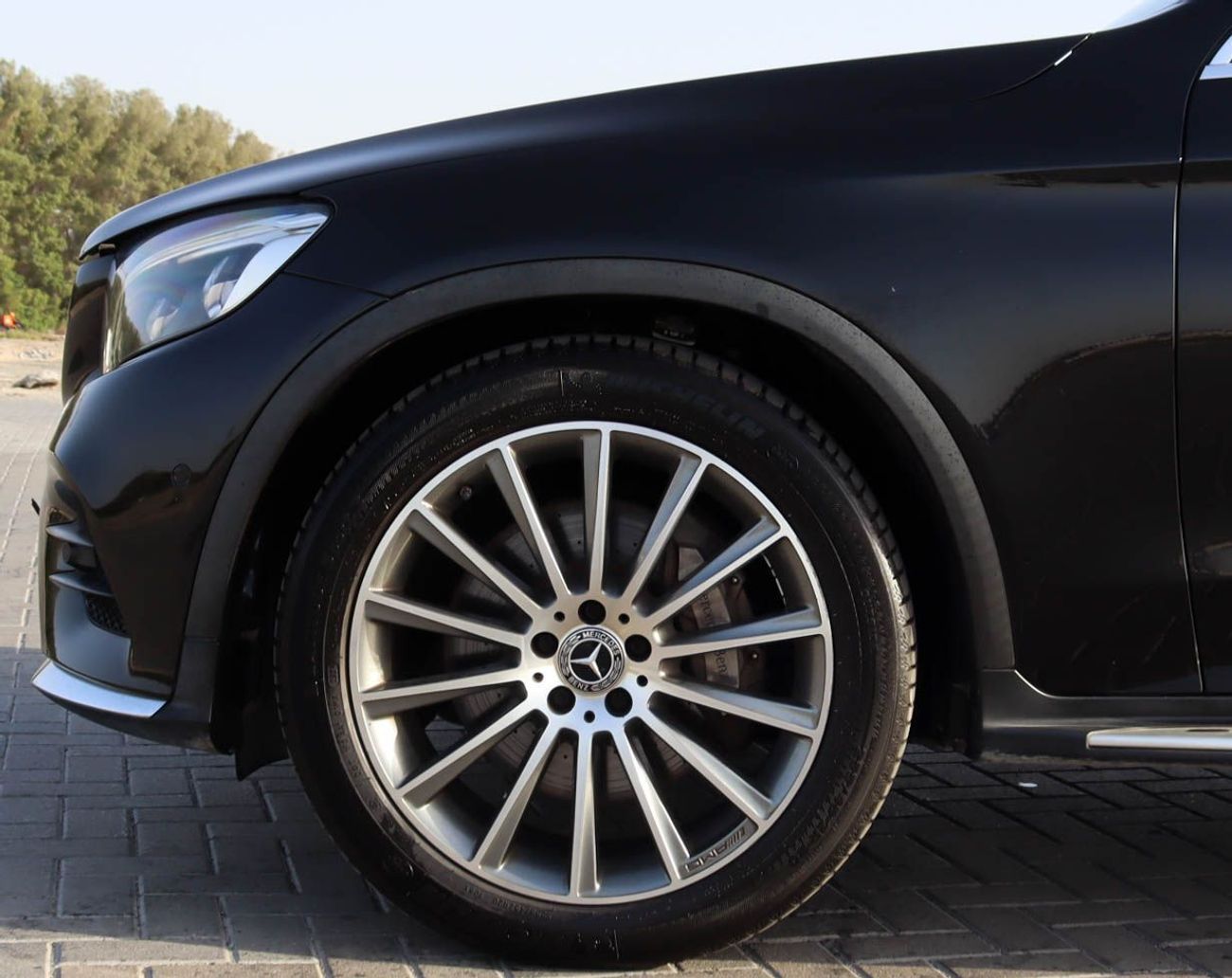 مرسيدس بنز GLC 250 Mercedes GLC 250/4MATIC 2018, GCC original paint accident-free, in excellent condition 2300