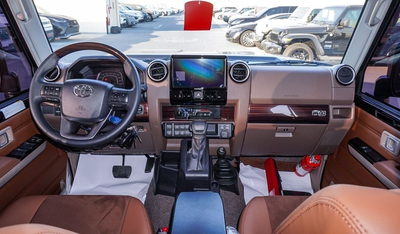 تويوتا لاند كروزر 70 LX 4.0L V6