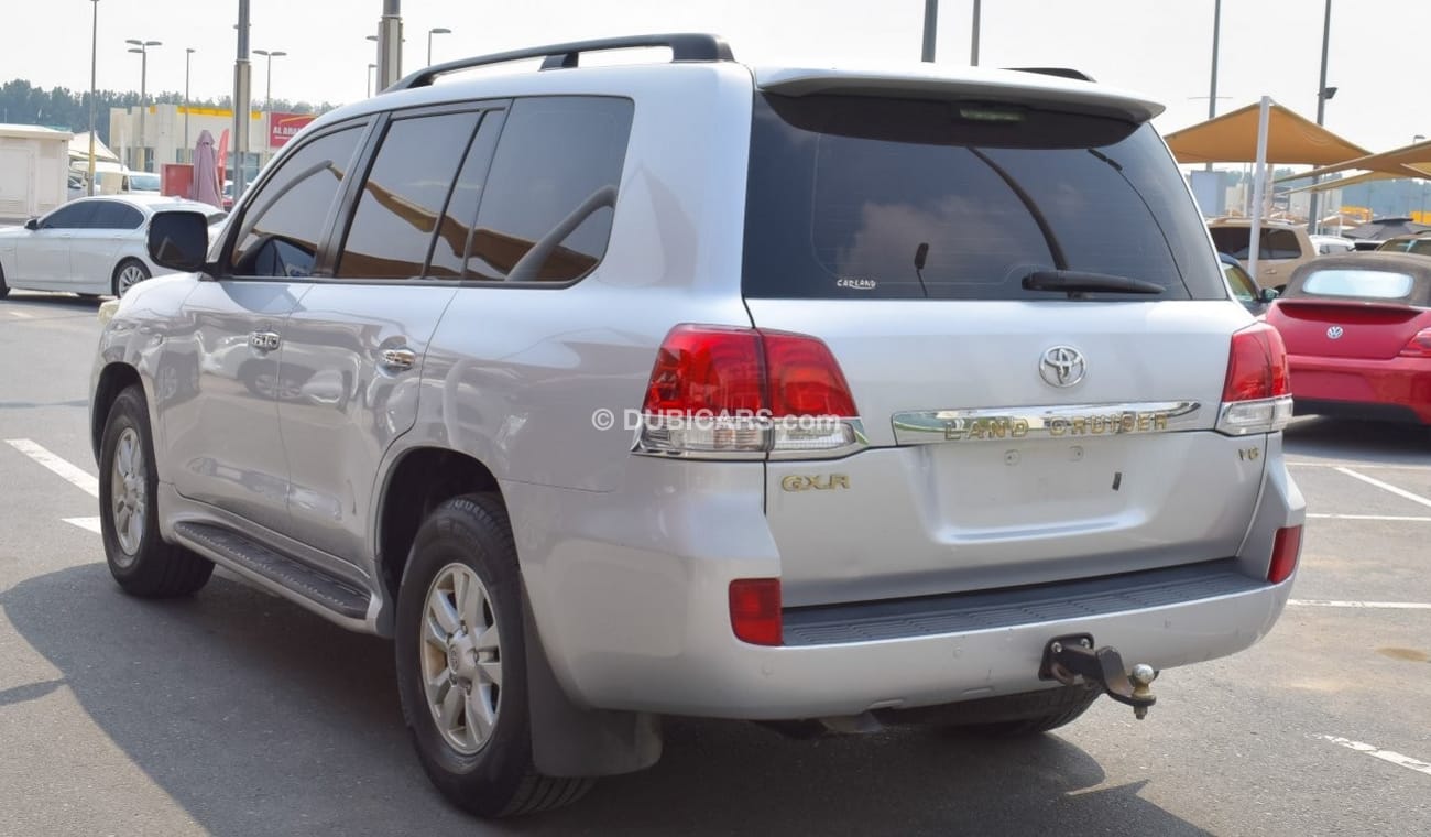 Toyota Land Cruiser GXR V6