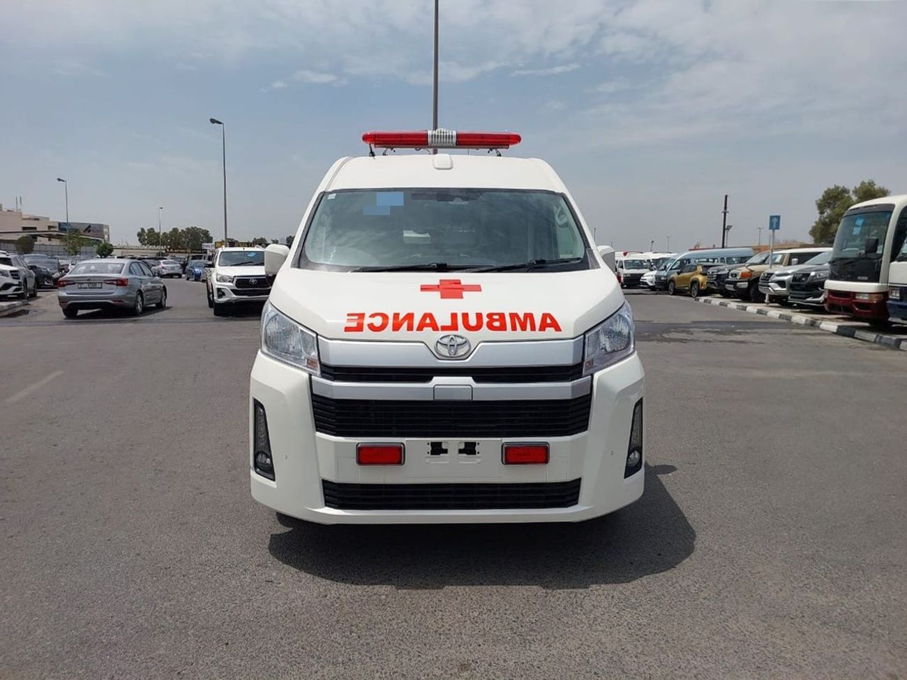 تويوتا هاياس TOYOTA HIACE VAN AMBULANCE RHD 2021 MODEL 2.8 L DIESEL AUTOMATIC(PM10424)