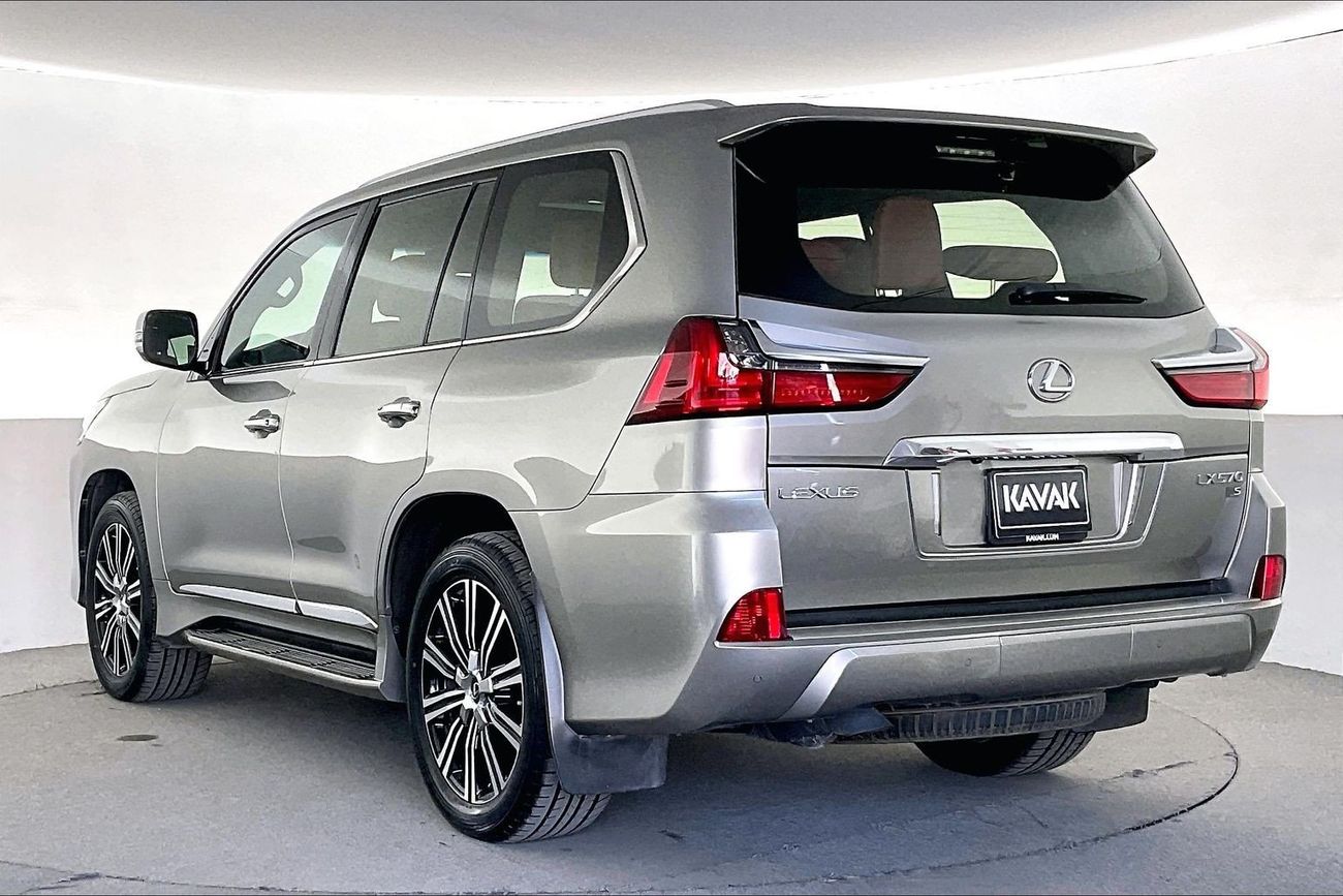 لكزس LX 570 Platinum | National Day Celebration | شامل الضمان | 0 ﺪﻔﻋﺓ ﺃﻮﻟﻯ