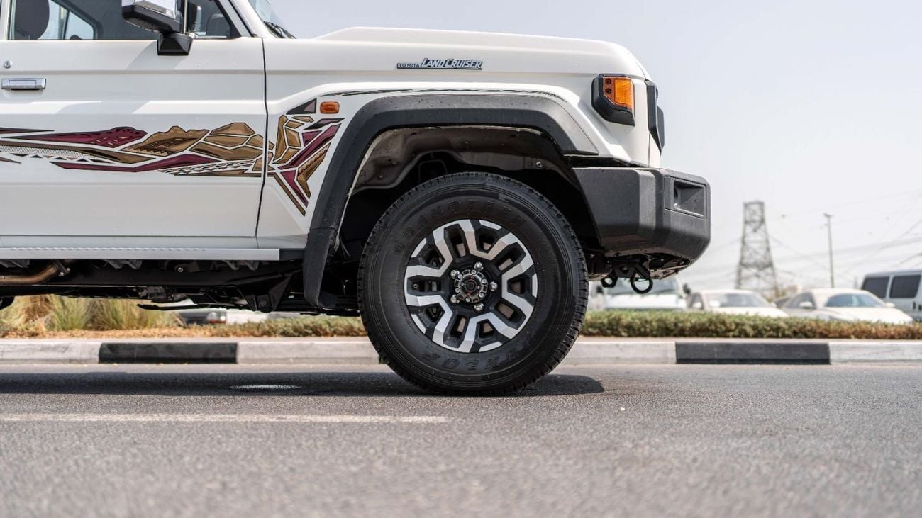 تويوتا لاند كروزر بيك آب 2025 Toyota Land Cruiser LC 79 4.0L AT Petrol (White)