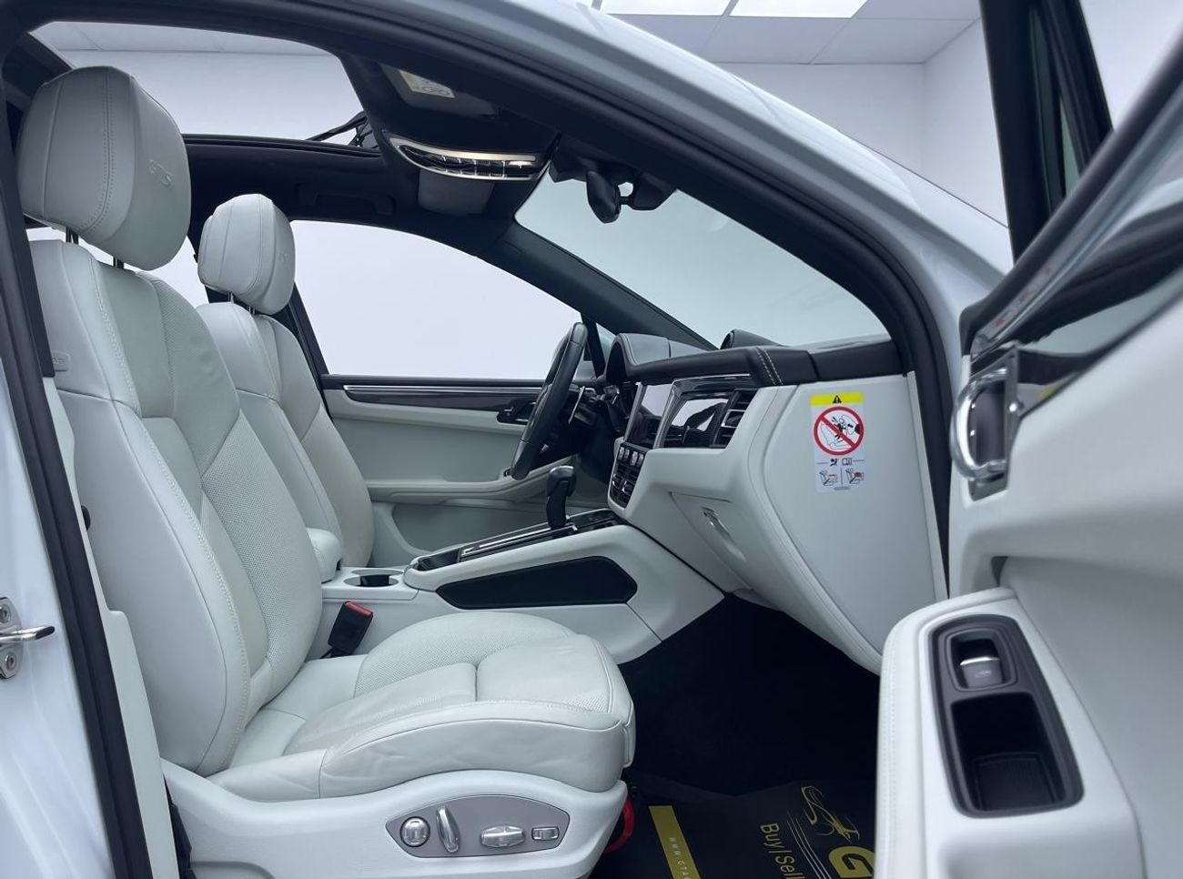 Porsche Macan GTS 2.9L (435 HP) 2023 Porsche Macan GTS, 2026 Porsche Warranty, Carbon Fiber Package, Fully Loaded,