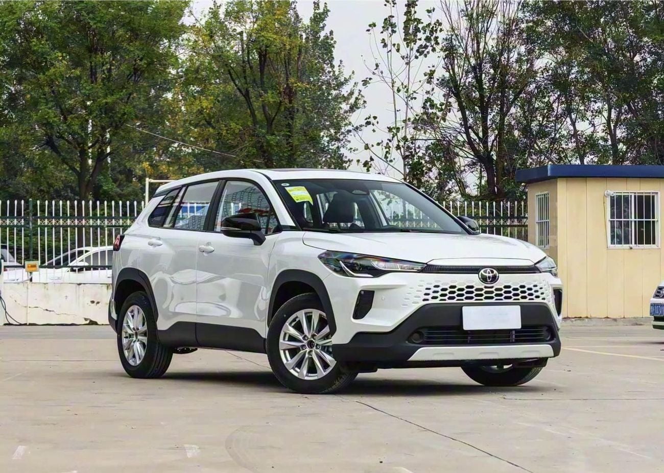 تويوتا كورولا كروس 2.0L HYBRID INTELLIGENT HYBRID 2026