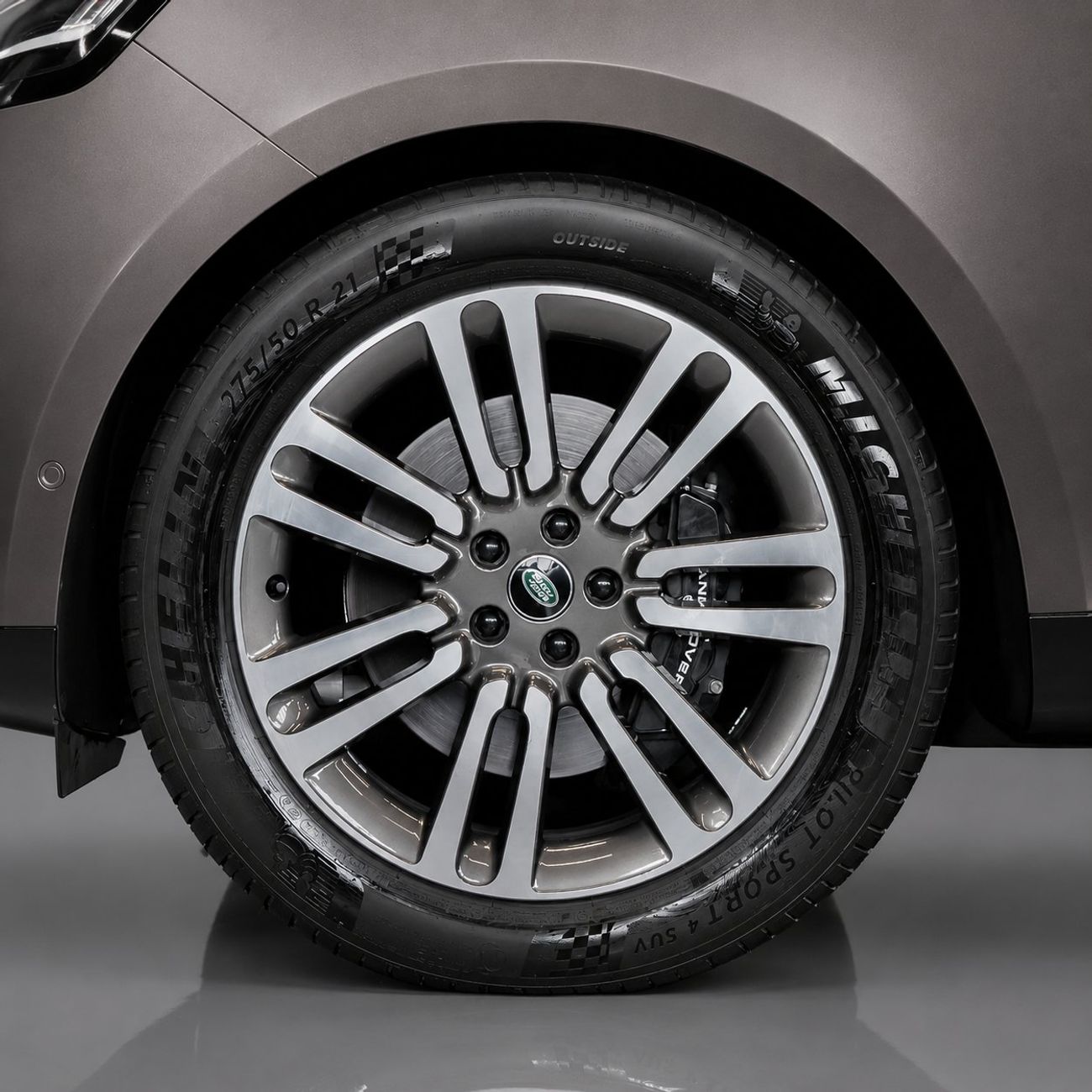 Land Rover Range Rover SE P400 AED 6,324 P.M • 0% Downpayment • Range Rover SE P400 • Agency Warranty