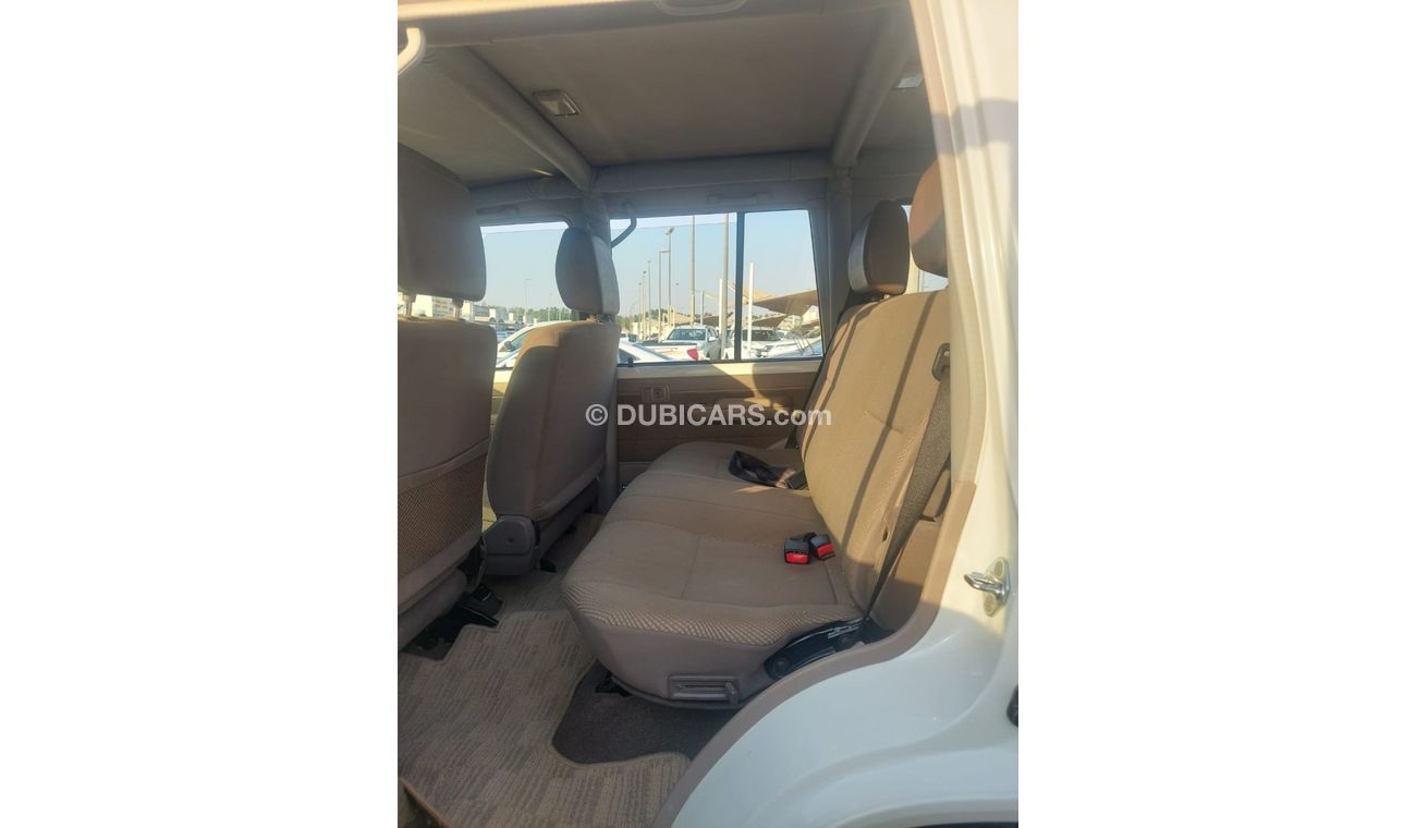 تويوتا لاند كروزر 70 76 4.2 HARD TOP DIESEL 10 SEATER MT