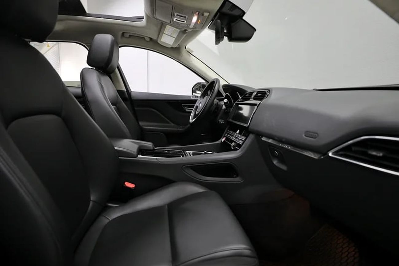 جاكوار F بيس F Sace | 1,100 monthly | Free Insurance + Registration | Ref#A629005