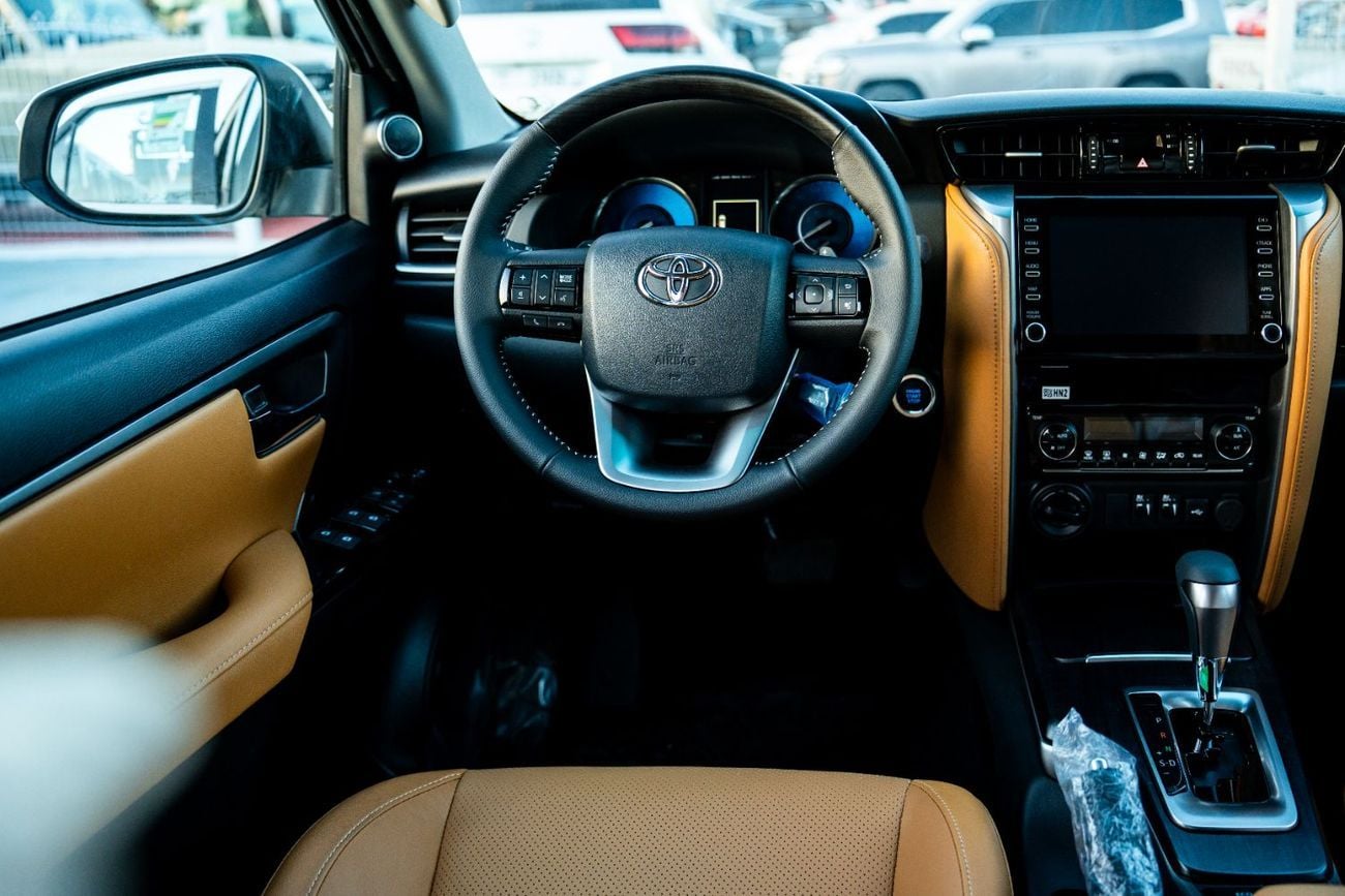 تويوتا فورتونر Toyota Fortuner 4.0L SUV 4WD 2025