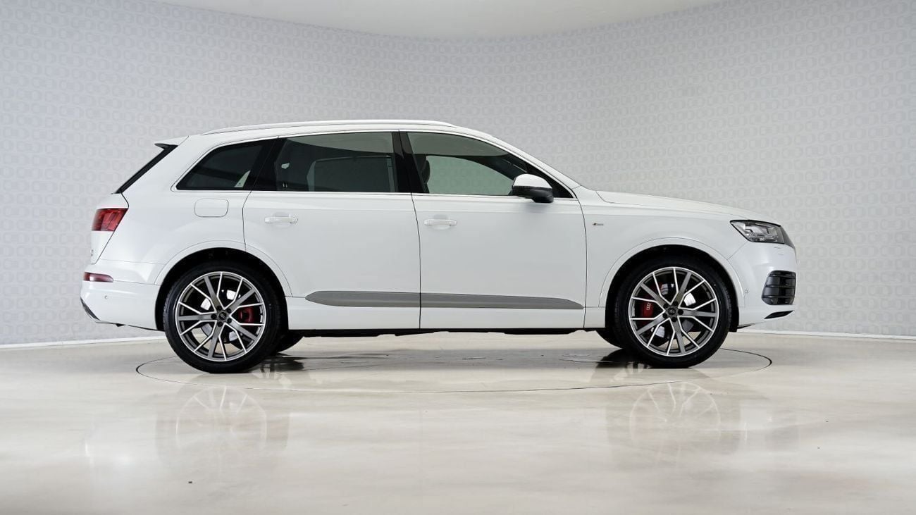 أودي Q7 45 TFSI quattro S-Line 3.0L Special Offer | AED 3,017 PM | Low KM, Up to 3 Years Warranty Service |