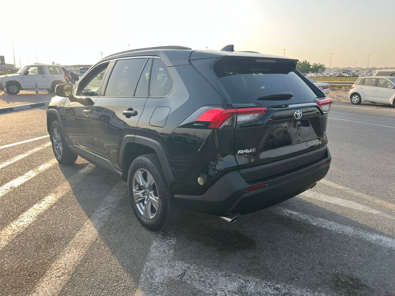 Toyota RAV4 2023 Toyota RAV4, XLE - 2.5L -V4 - 4 Wheel Drive - 4X4 - ELECTRIC  & LEATHER SEATS - PUSH START - Re