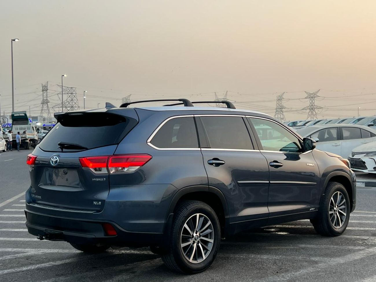 Toyota Highlander 2019 Toyota Highlander Hybrid XLE Full Option -3.5L V6-AWD 4x4 - Sunroof-Leather seat-Rear Camera -