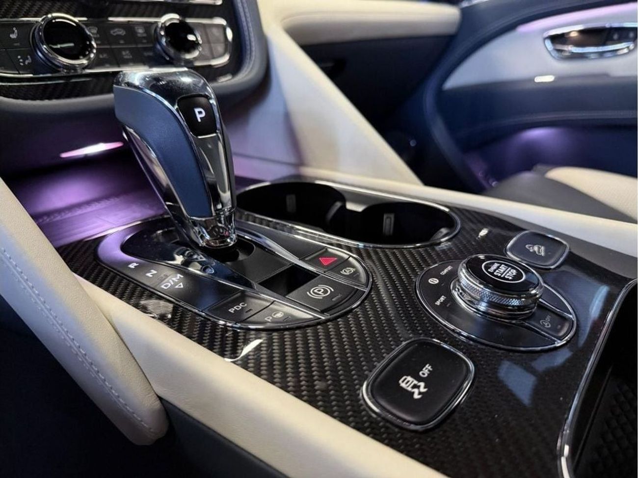 بنتلي بينتايجا 2022 BENTLEY BENTAYGA S V8 /GCC/ DEALER WARRANTY AND SERVICES