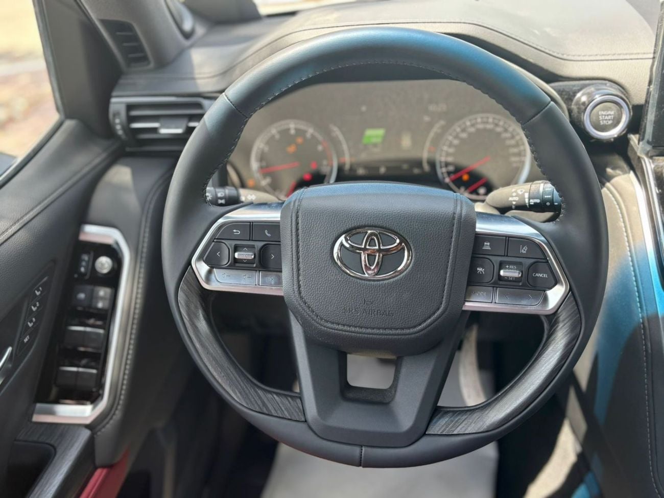 تويوتا لاند كروزر VXR