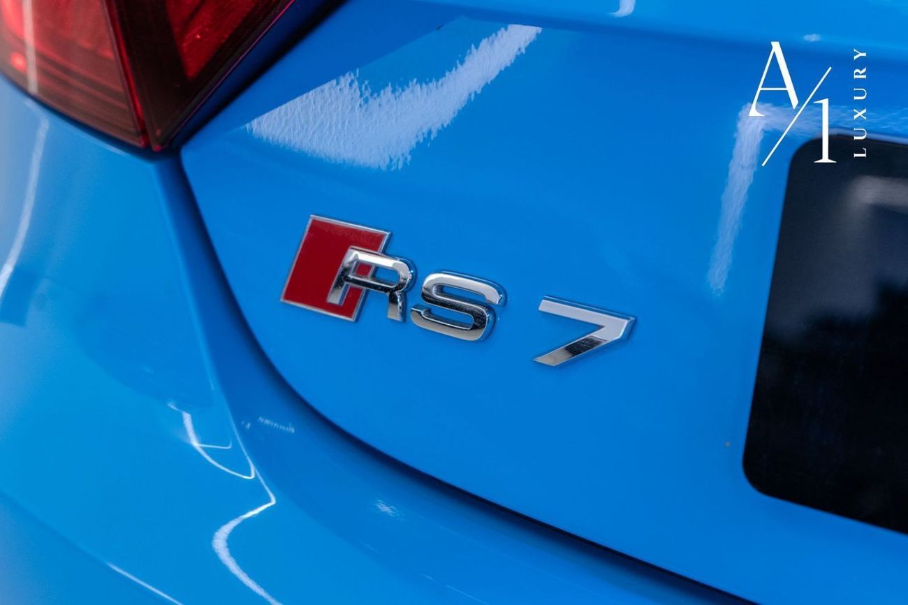 Audi RS7 Performance 4.0L 2017 Audi RS7 Quattro, Carbon Fiber Package, Special Color, GCC