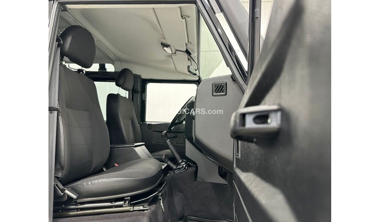 Land Rover Defender 2014 Land Rover Defender 110 Manual Transmission, Service History, Low Kms, GCC