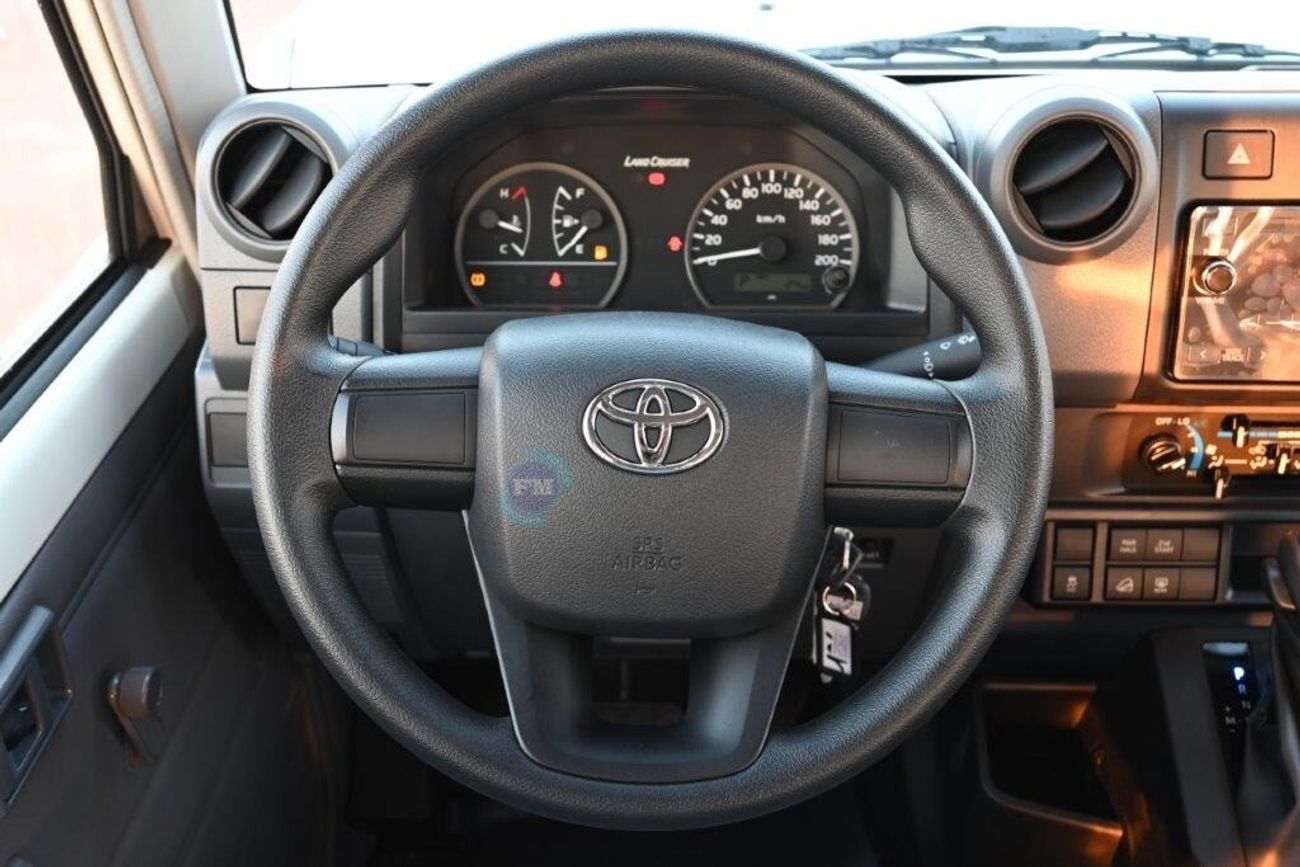 تويوتا لاند كروزر 70 78 4.0L Petrol Automatic