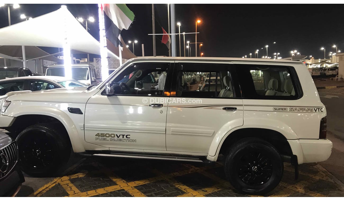 نيسان باترول سوبر سفاري