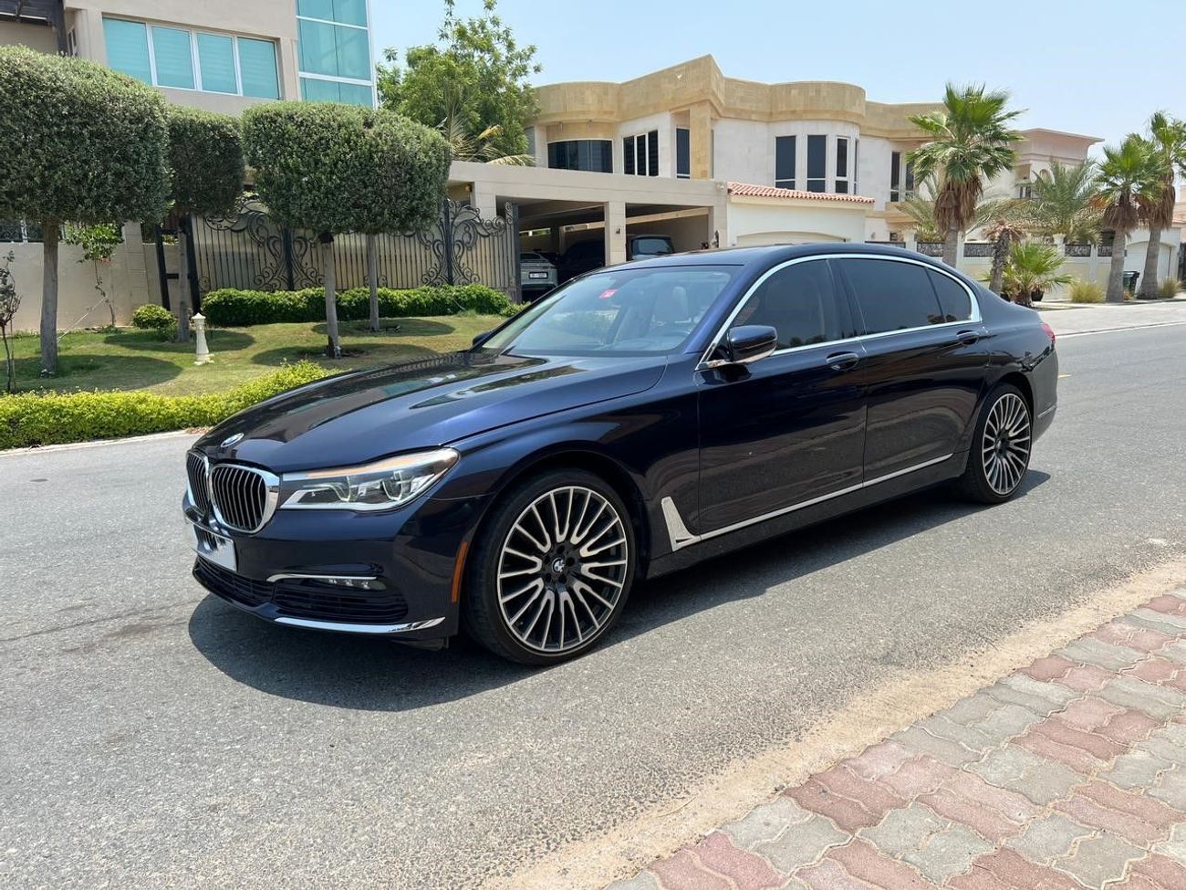 BMW 750i 7 SERIES | X-DRIVE | FULL OPTION | BLUE EXTERIOR COLOR | REAR VIEW CAMERA | ELECTRIC SEAT | SUNROOF