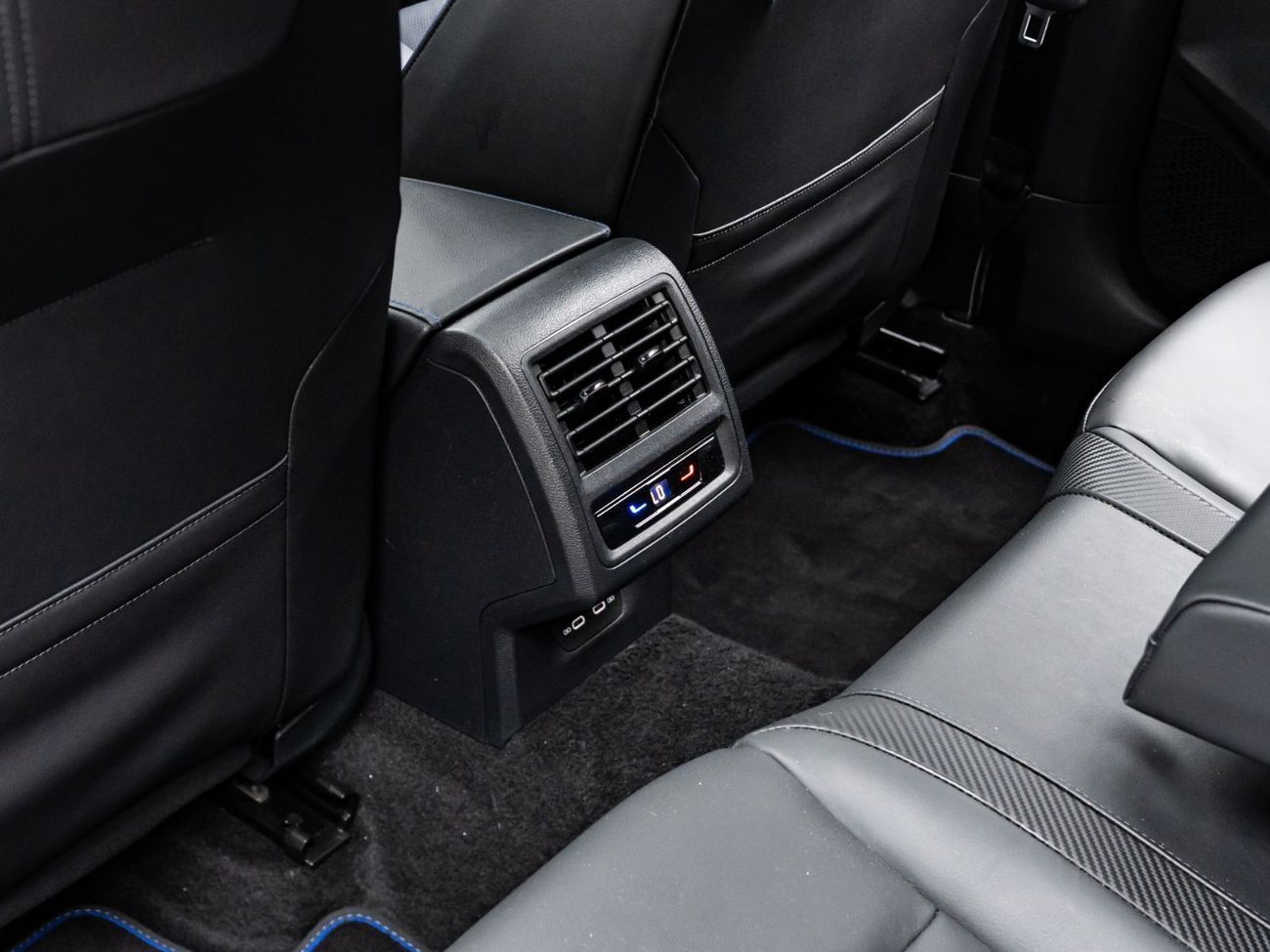 Volkswagen Golf R Base 2.0T 2023 Volkswagen Golf R, 2027 Volkswagen Warranty, Volkswagen Service Contract, Low Kms, GC