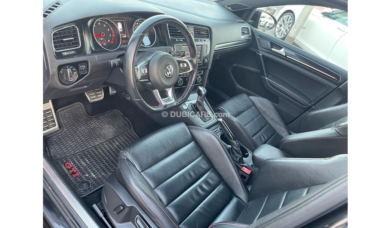 Volkswagen Golf GTi Clubsport Car: Volkswagen Golf GTi_American_2017_Excellent_Condition _Full option