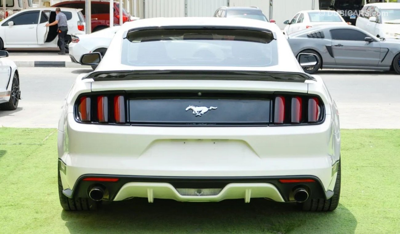 Ford Mustang EcoBoost Premium *Performance Package* Premium FullOption Eco-Boost V4 2.3L 2017/Original Airbags/Ex