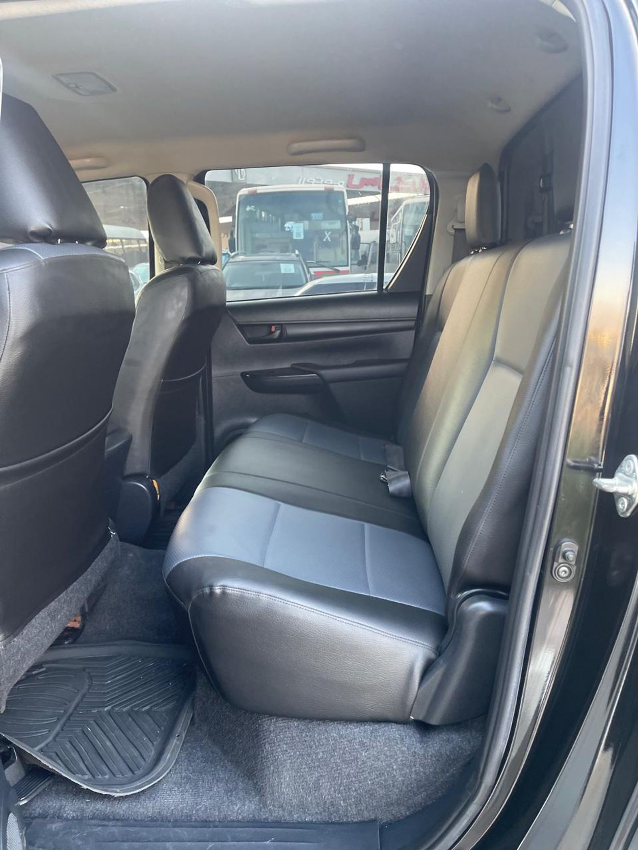 Toyota Hilux GLX PETROL HILUX 2.7L LEFT HAND DRIVE FOR EXPORT ONLY