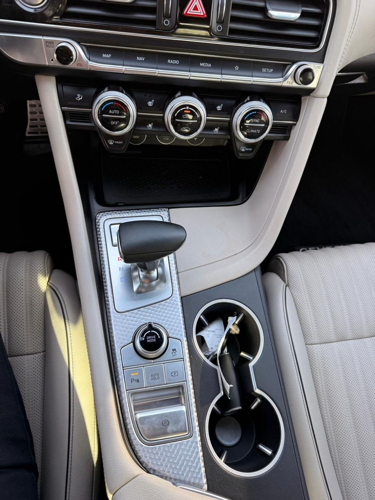 Genesis G70 Platinum 2.0L RWD