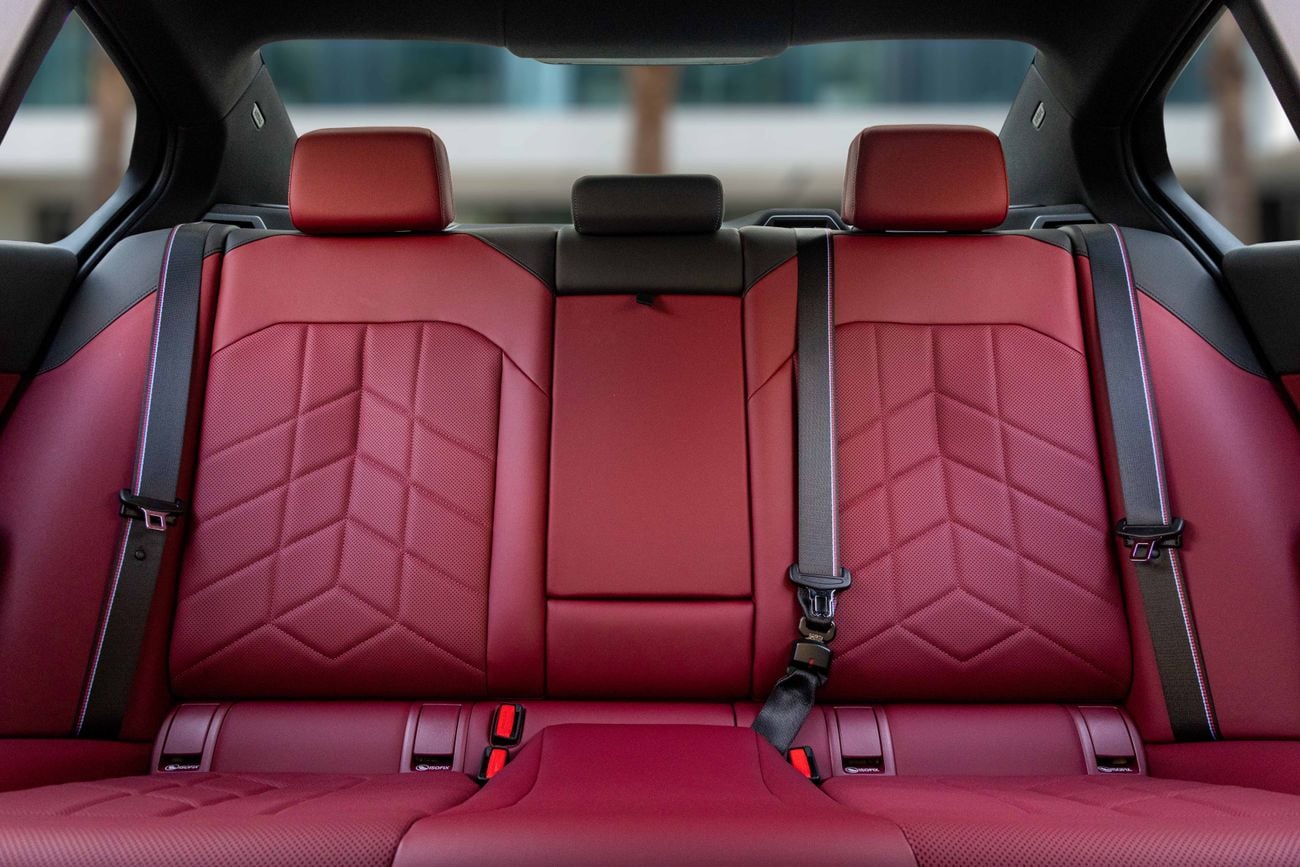 BMW i5 I5 eDrive40 M Sport | 4,211 P.M | 0% Downpayment | I5 M SPORT | AGENCY WARRANTY/SERVICE | Ramadan Of