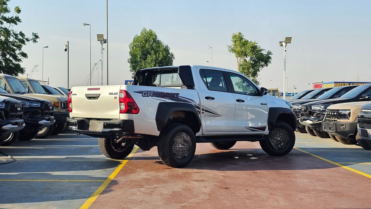 تويوتا هيلوكس Hilux 2.8 GR-SPORT 4WD AT 2026YM GCC WHITE WITH DIGITAL REAR VIEW MIRROR