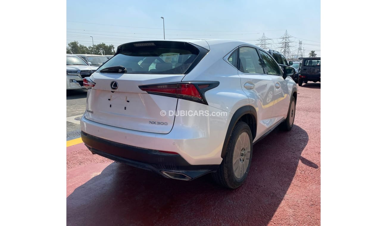 لكزس NX 300 لكزس NX300 2.0 لتر دفع رباعي 5 أبواب موديل 2021 لون أبيض