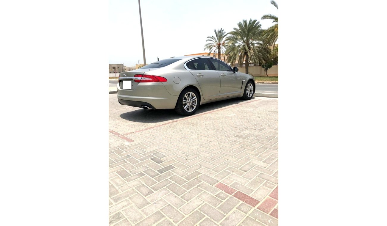 جاغوار XF JAGUAR XF /GCC SPECIFICATION / IMMACULATE CONDITION