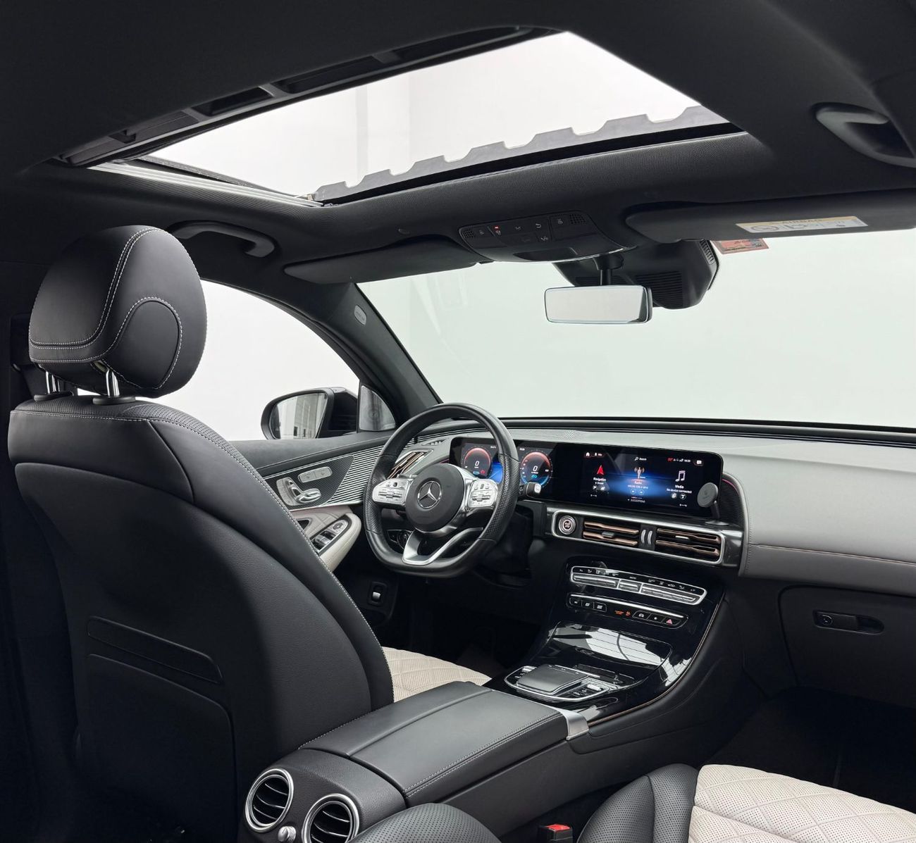 مرسيدس بنز EQC 400 2021 Mercedes-Benz EQC 400 4Matic, 2026 Mercedes Warranty   Service Contract, Service History, GCC