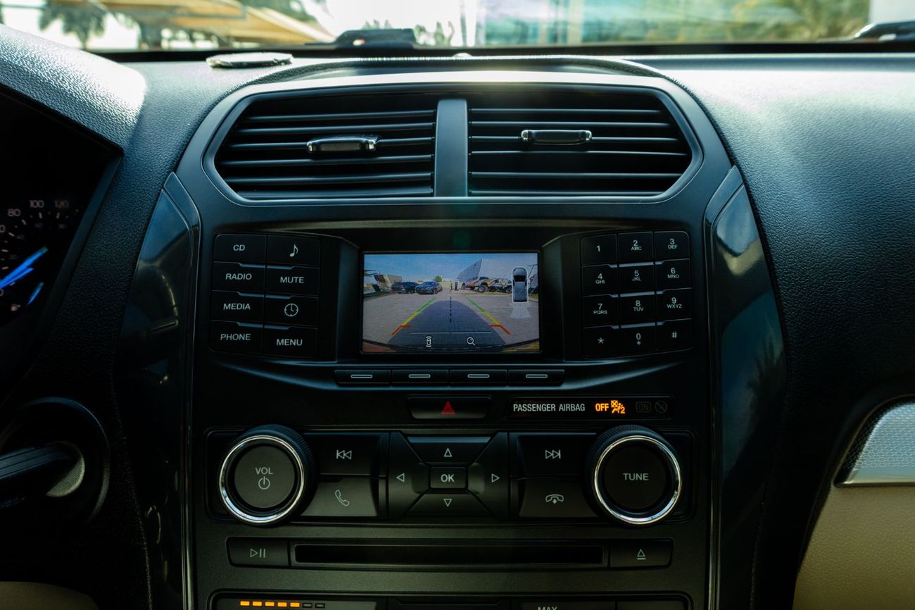 Ford Explorer Std 3.5L 4WD