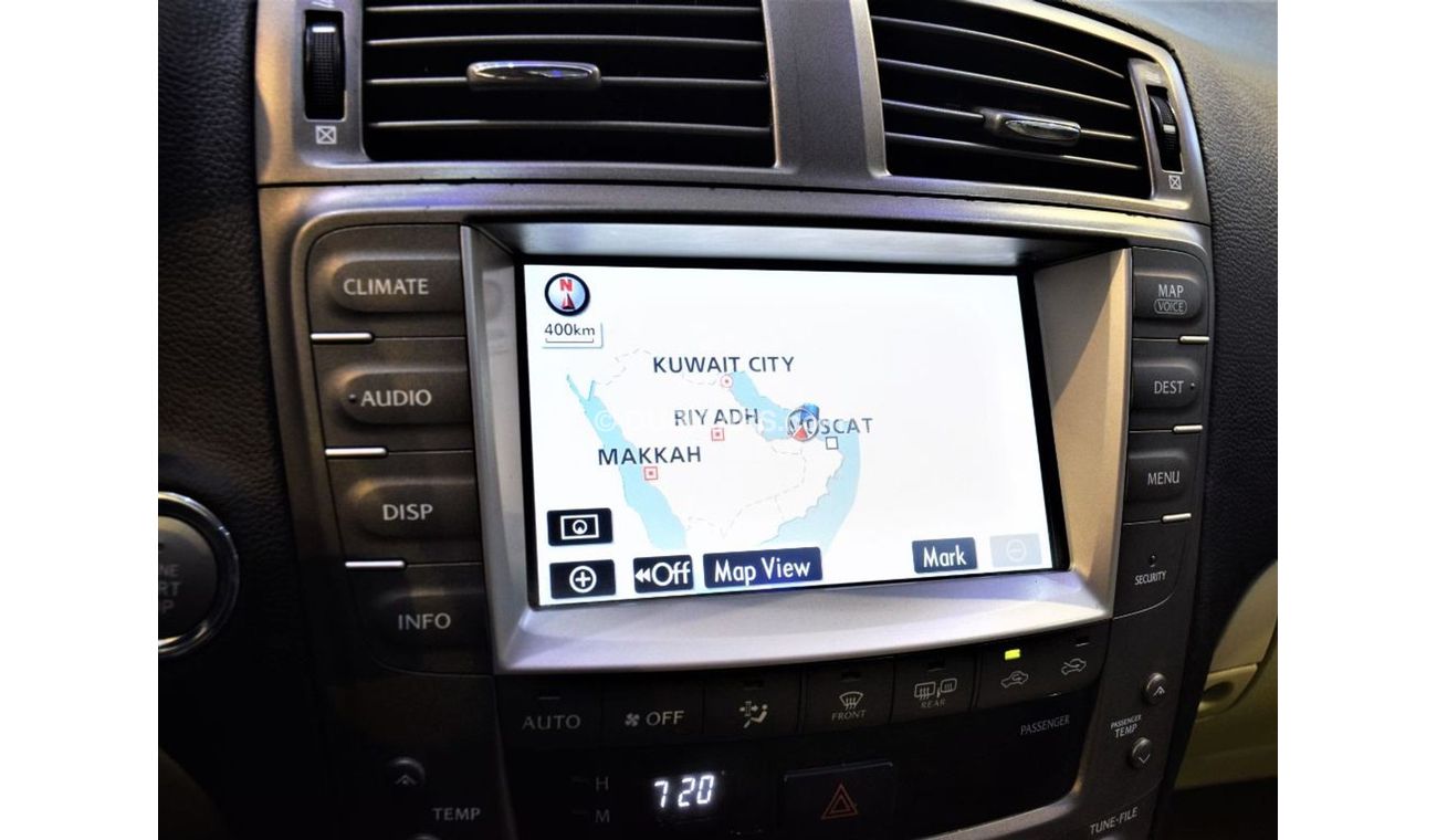 Lexus IS300 ( ONLY 87000 KM & With SERVICE HISTORY ) Amazing Lexus IS 300 2008 Model!! in White Color! GCC Specs