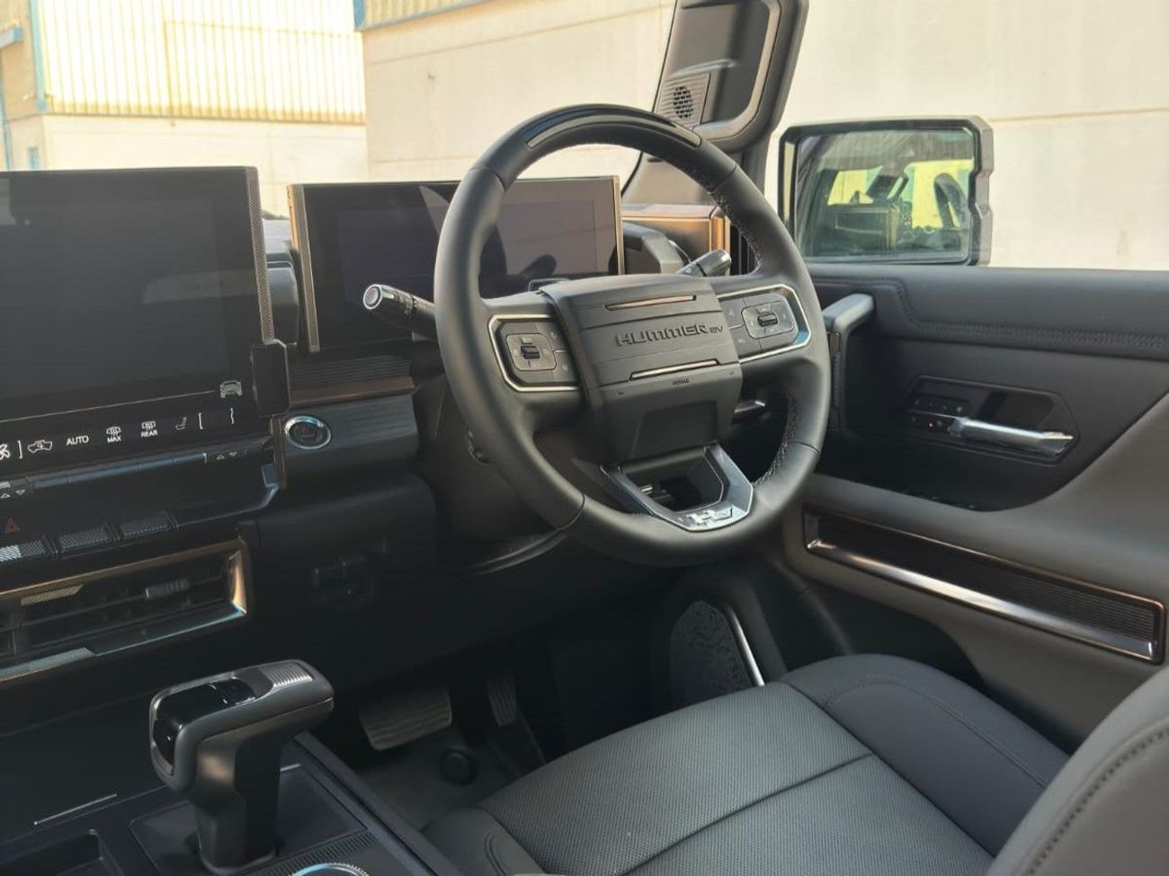 جي أم سي همر EV 3X SUV in RIGHT HAND DRIVE (EXPORT ONLY)