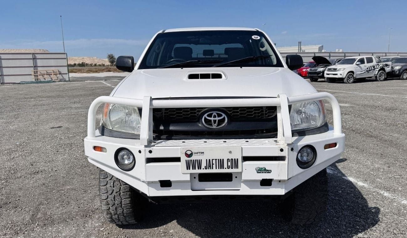 Toyota Hilux PREMIUM BULL BAR | RHD | 2010 | 3.0L DIESEL ENGINE | MANUAL TRANSMISSION | LATEST SPORTS BAR