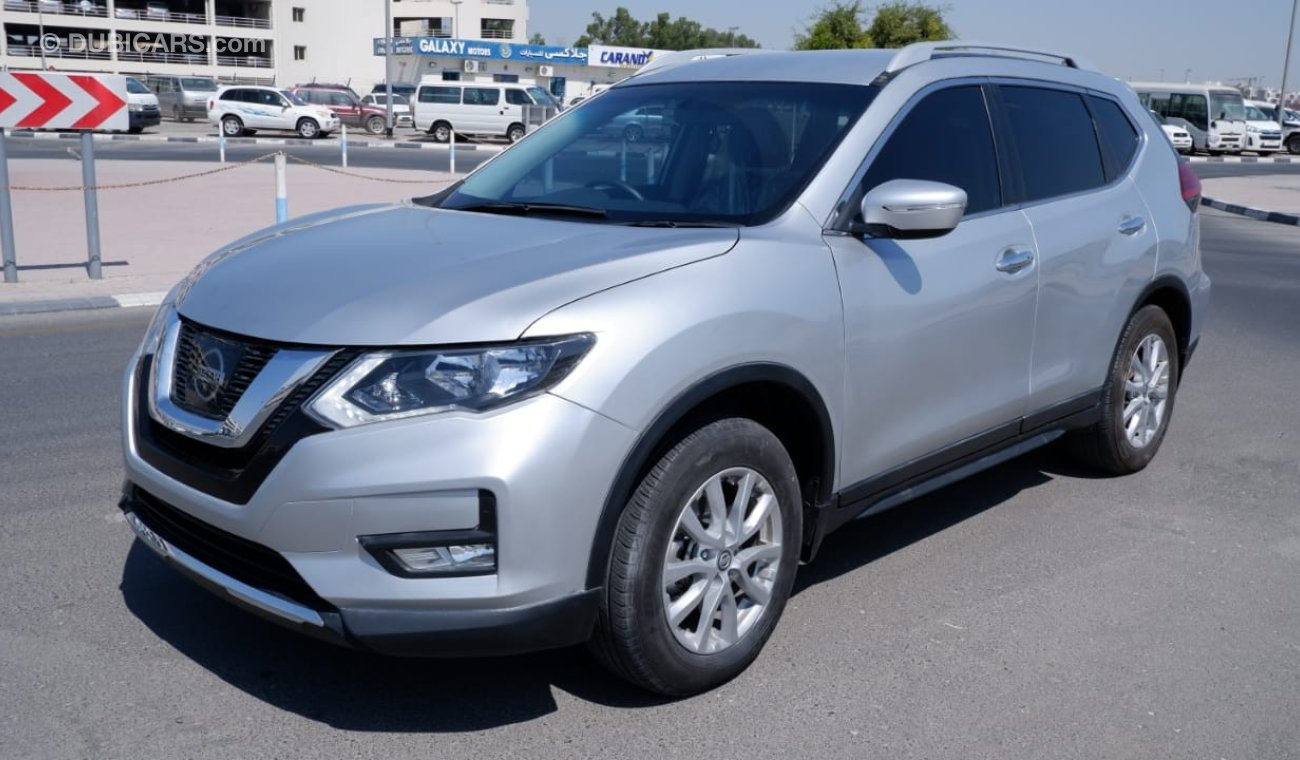 نيسان إكس تريل petrol 2.5L automatic gear 7 seats leather electric seats year 2018