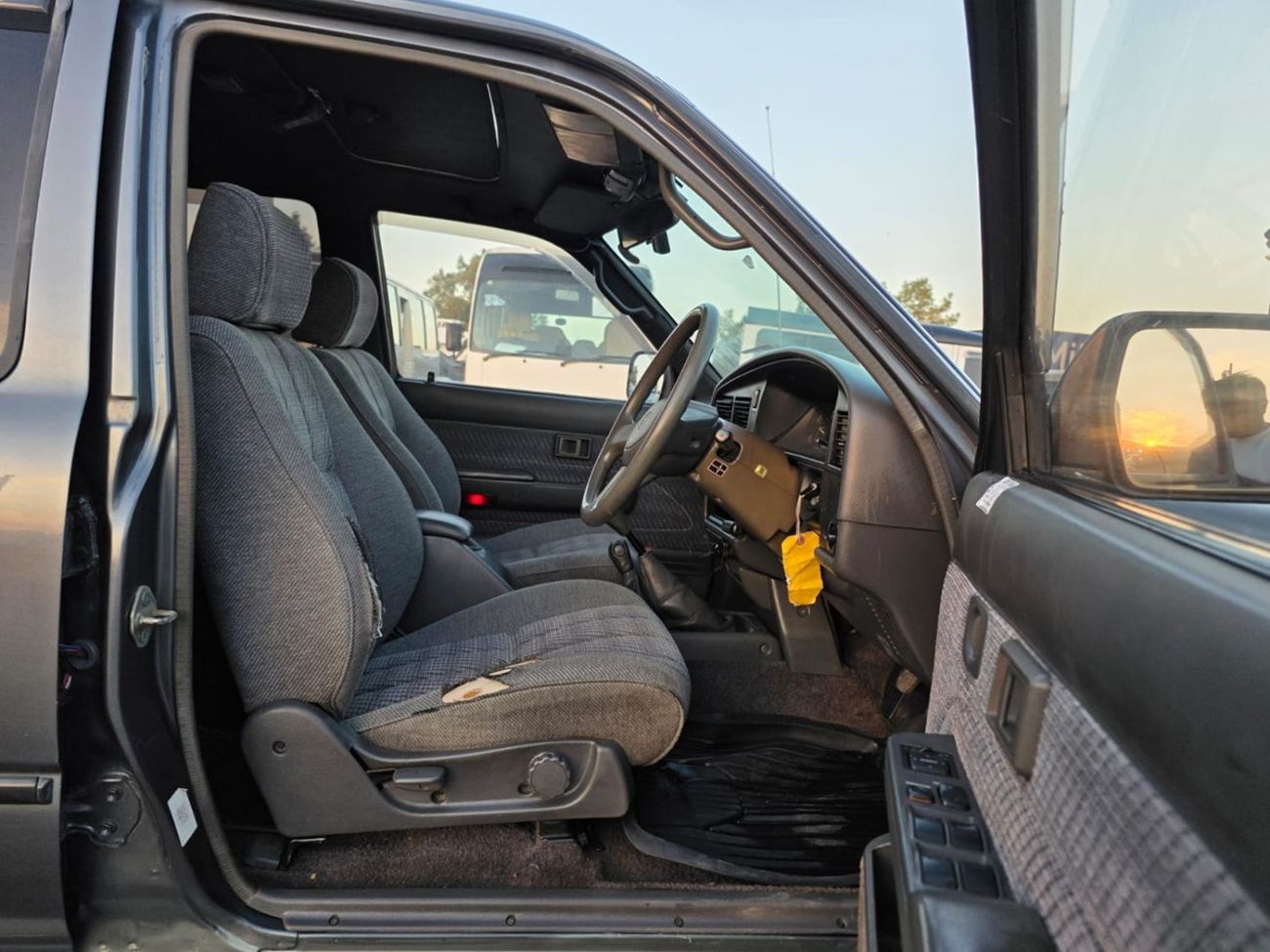 Toyota Hilux TOYOTA HILUX PICKUP RHD 1992 MODEL 2.8 L DIESEL MANUAL(PM11077)