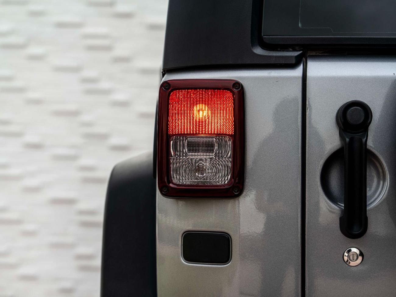 Jeep Wrangler Sport 3.6L A/T
