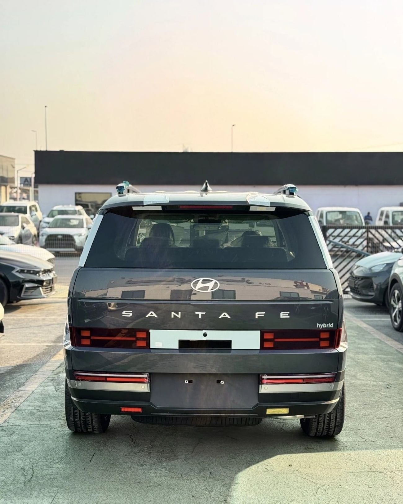 هيونداي سانتا في HYUNDAI SANTA FE 1.6T HEV Gold - 2026 MODEL - GRAY COLOR