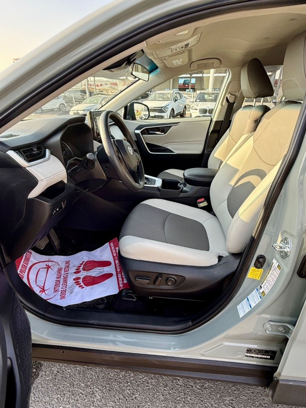 Toyota RAV4 XLE 2.5L