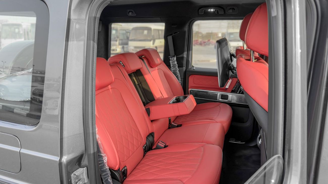 مرسيدس بنز G 63 AMG ستاندارد مرسيدس بنز AMG G 63 موديل 2026، محرك بنزين 4.0 لتر، ناقل حركة أوتوماتيكي (لون كربوني داخلي وخارجي) (