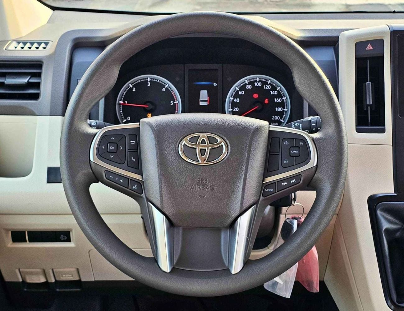 Toyota Hiace GL TOYOTA HIACE HIGHROOF / A/T / 2.8L V4 DIESEL / DVD CAMERA / 13 SEATER (CODE# HRDAGLJ)