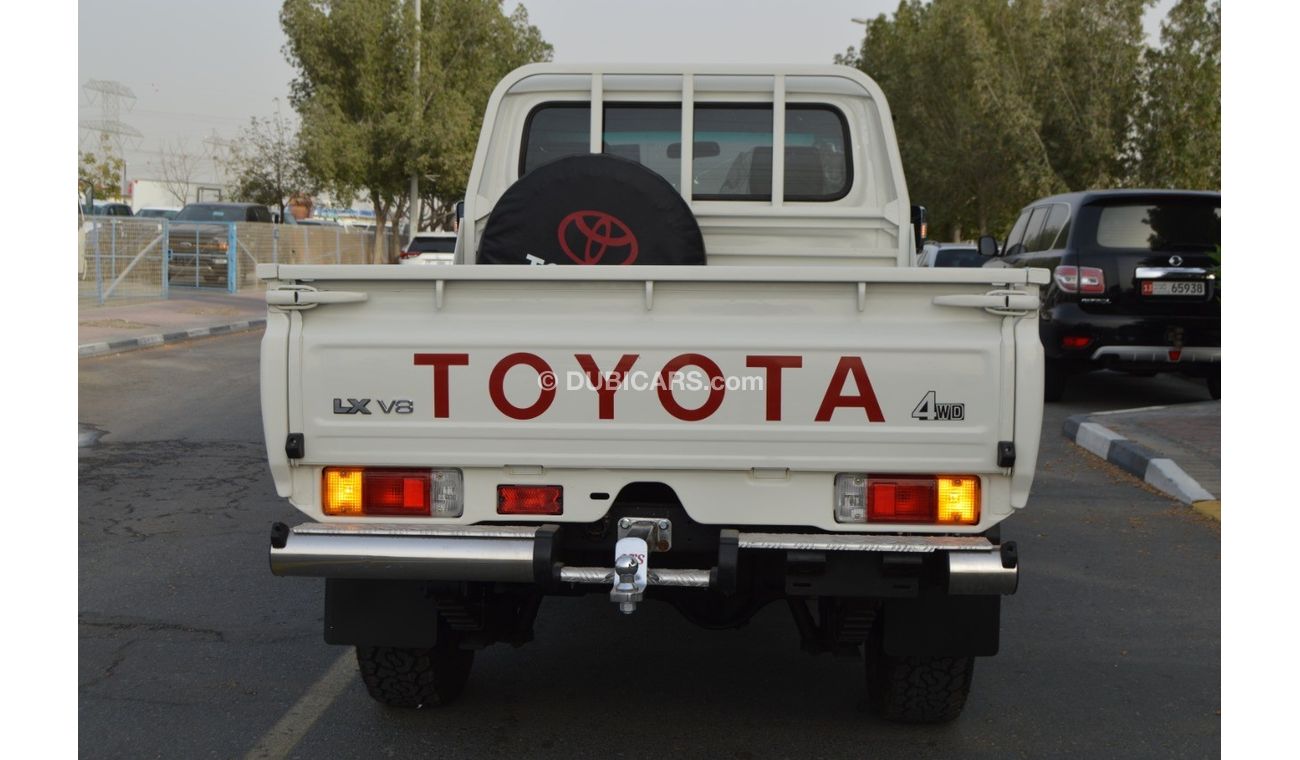 Toyota Land Cruiser Pick Up 1vD engine v8 Diesel Clean car