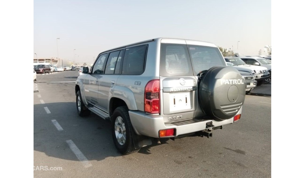 Nissan Patrol NISSAN PETROL RIGHT HAND DRIVE (PM1002)