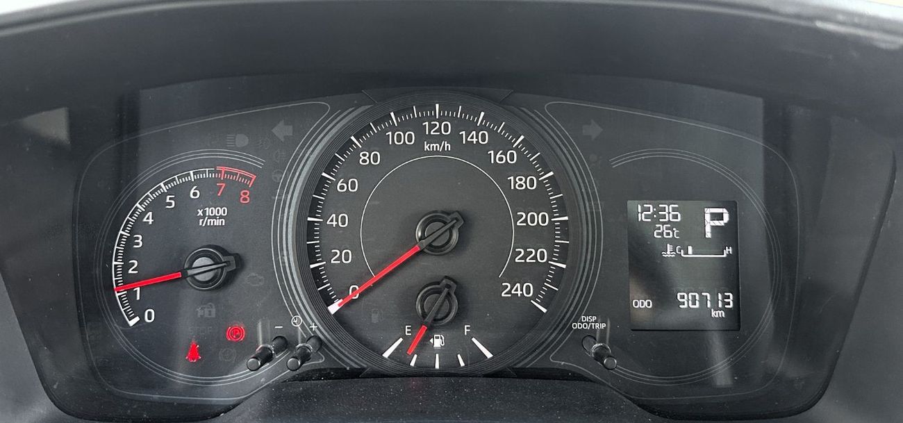 تويوتا كورولا XLI خالية من الحوادث - خليجي - بحالة ممتازة *- مكينة 2000 سي سي -